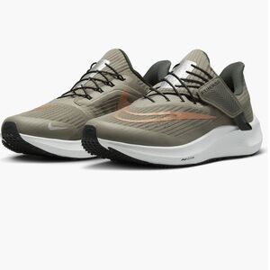 NIB Nike Air Zoom Pegasus Flyease Running Shoe